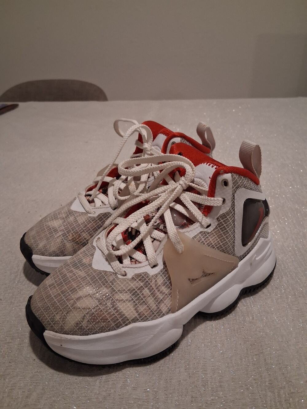 Nike LeBron 19 Sketch White Red Black DD0421-101 Kids PS Size 11C Used No...